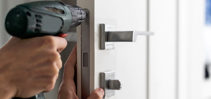 Locksmith For Lock Replacement Near Me in Normal