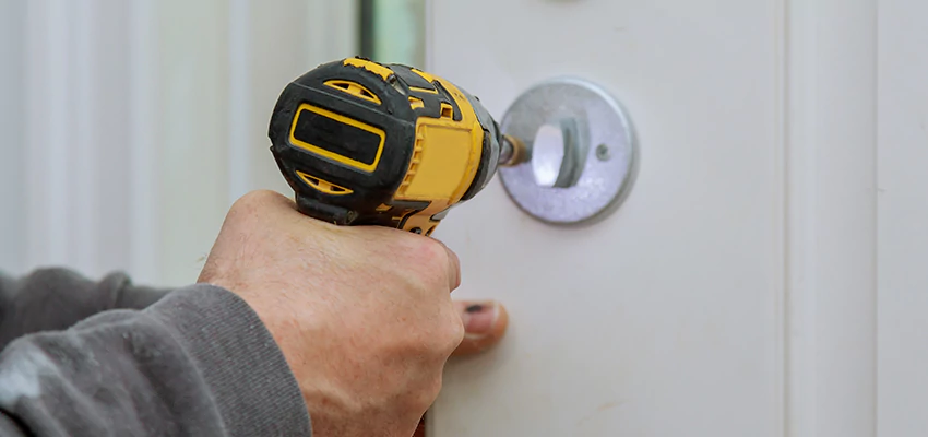 Street Locksmith For Smart Lock Repair in Normal